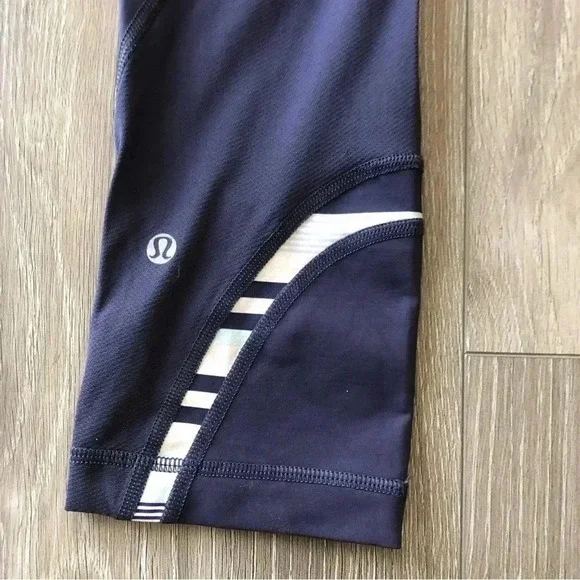 Lululemon blue Cropped Capri Legging size 4 - Picture 5 of 12